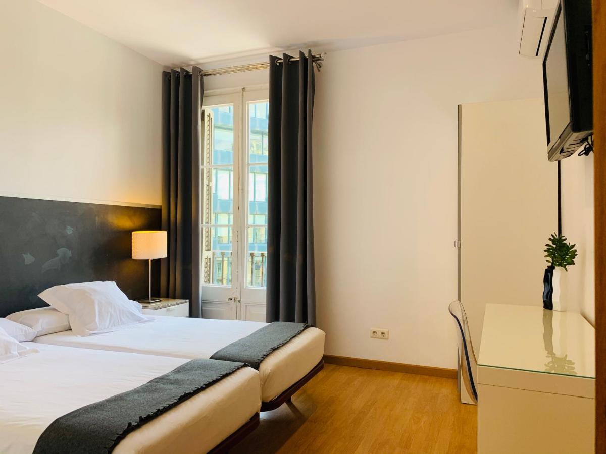 Super Balmes Guest House Βαρκελώνη Εξωτερικό φωτογραφία